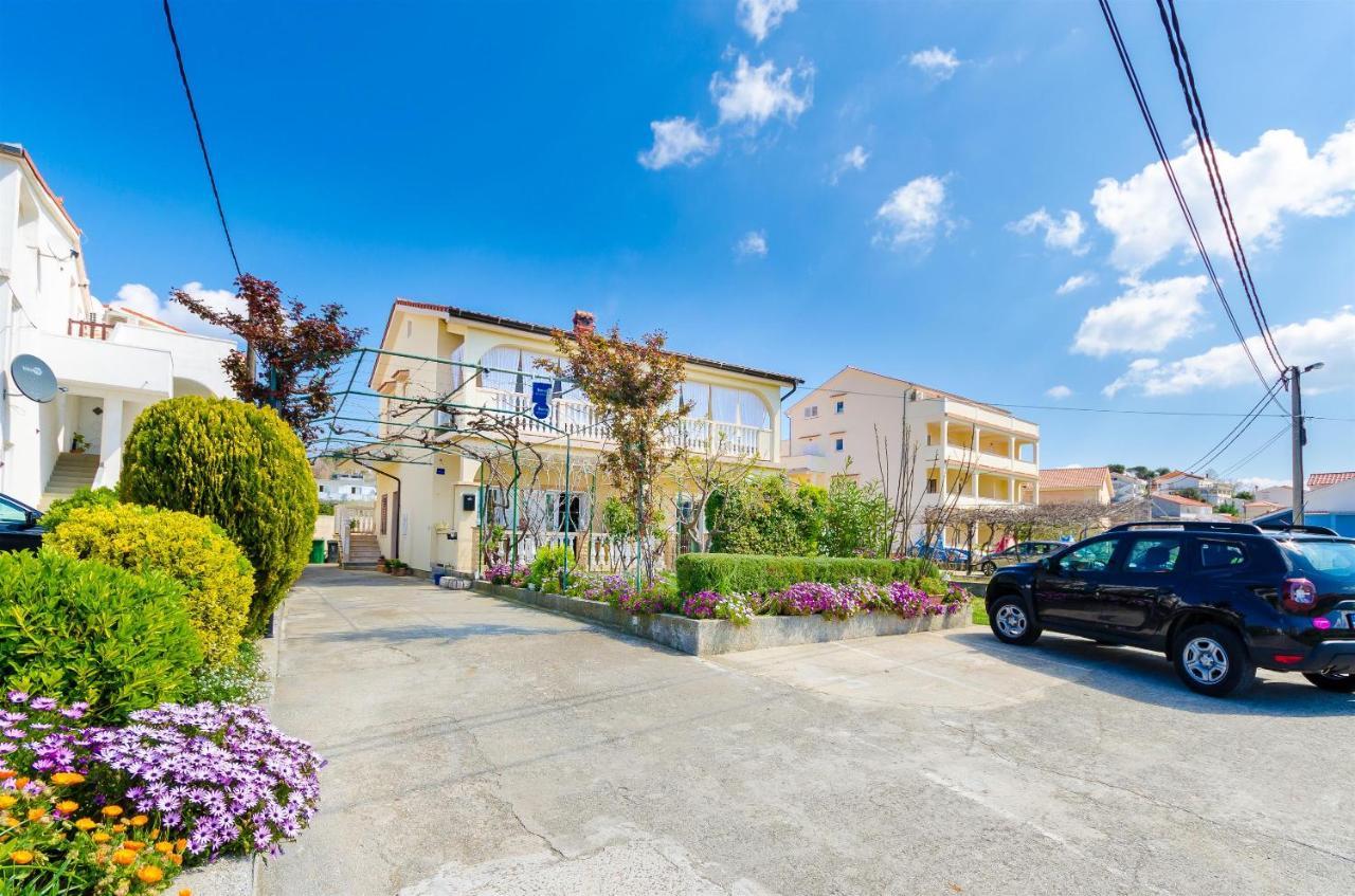 Apartments Mijatovic Lopar Εξωτερικό φωτογραφία