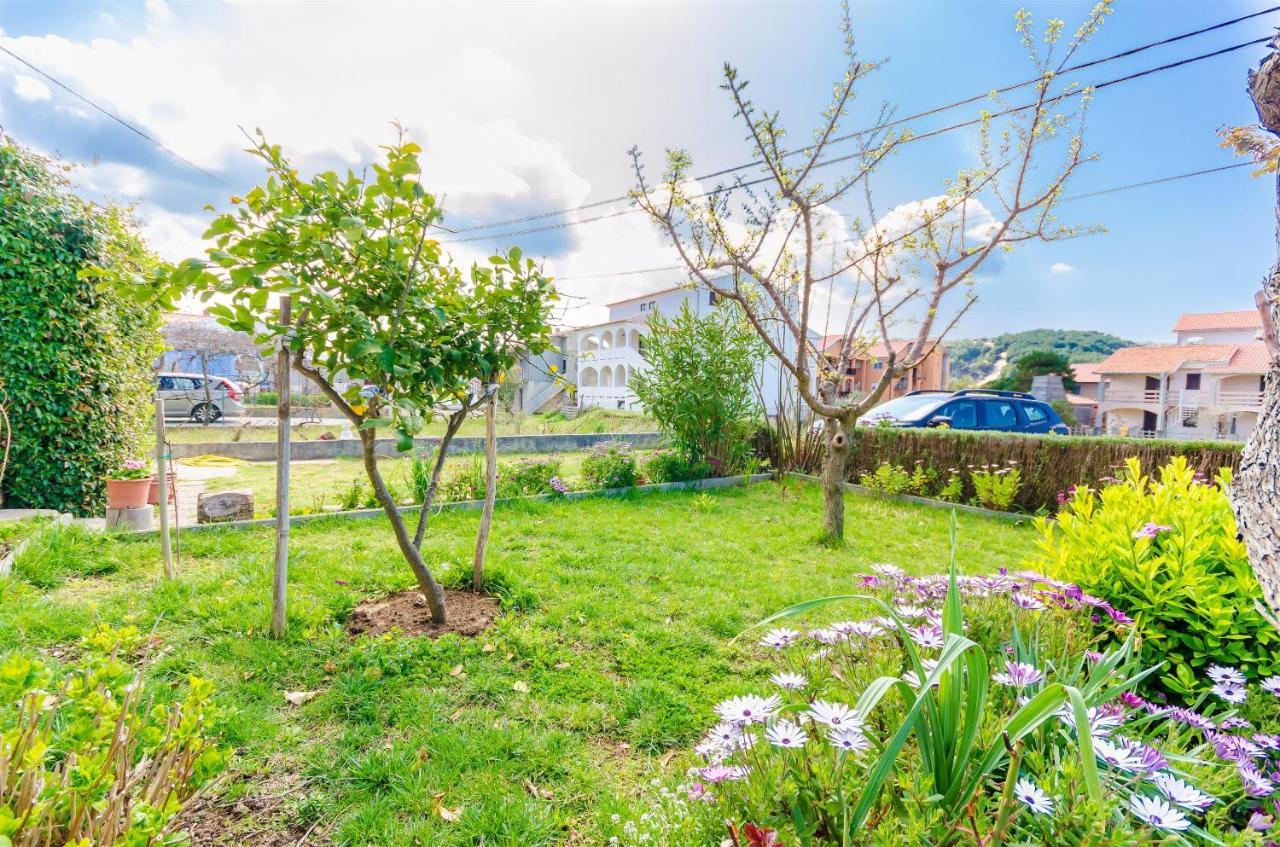 Apartments Mijatovic Lopar Εξωτερικό φωτογραφία